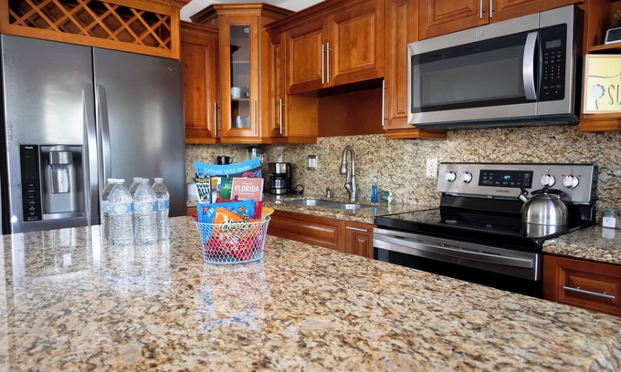 Little Havana House | Little Havana Calle 8 -2/1- Near Airport - Fenced Parking -Family Comfy -Laundry