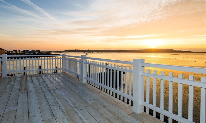 Mudeford Cottage | Little Haven - a mudeford - house that sleeps 8 guests in 4 bedrooms