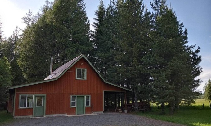 Sandpoint Cabin | Little house in the woods, close to the lake,town and mountain.