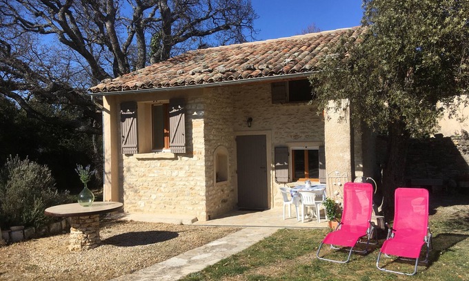 Saignon Cottage | little house "le cabanon" in the heart of the luberon