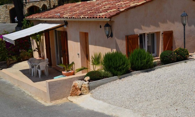 La Gaude House | Little House of Friends