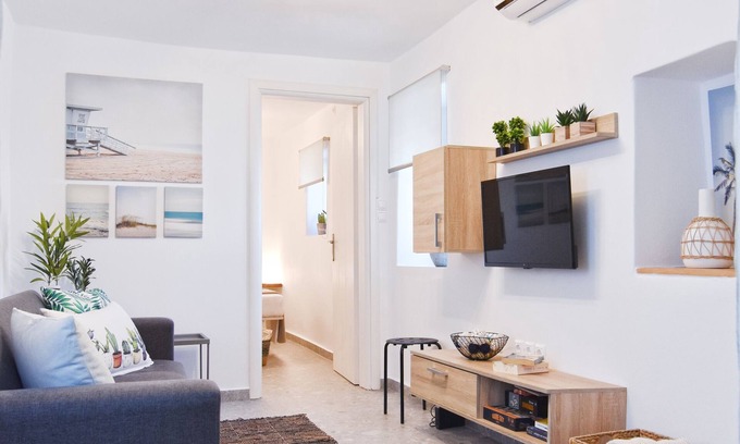 Zefiria Apartment | Little House On The Prairie