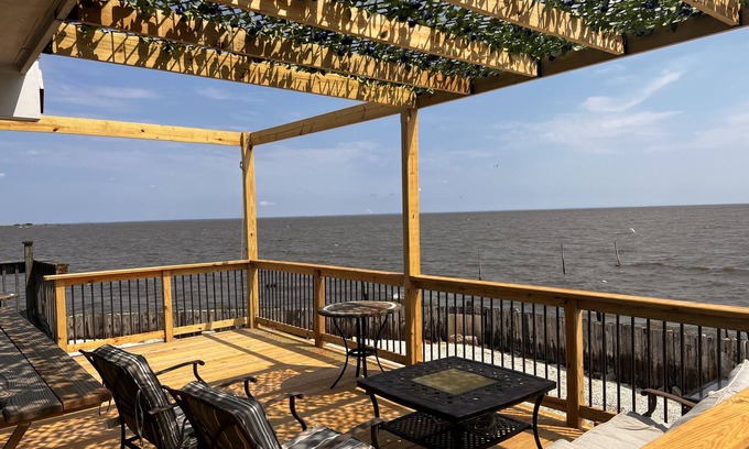 Heislerville House | little house packs a punch on Delaware Bay NJ