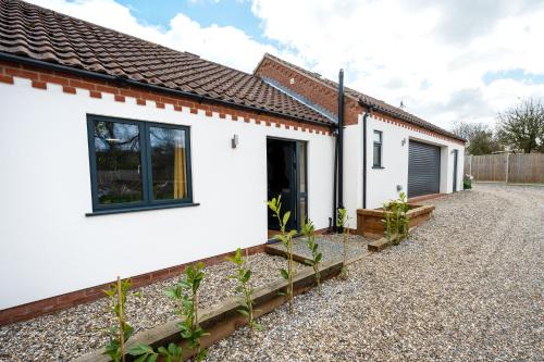 Acle House | LITTLE HOUSE - Perfect for exploring The Broads
