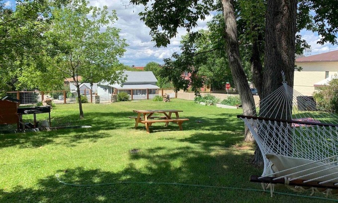 Helena House | Little House - Trails & Town 5 minute walk!