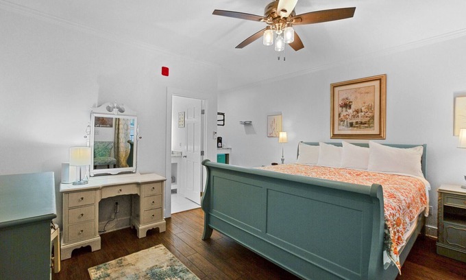 Washington House | Little Inn on Main 214 West Main Street