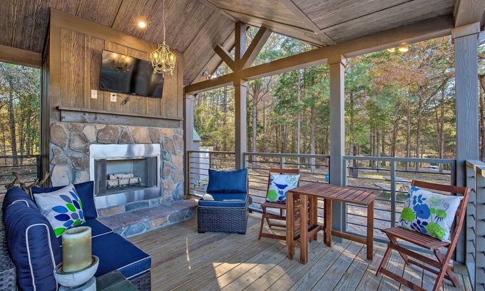 Winnsboro House | 'Little Lucky Star' w/Pond, Boat & Pasture View!