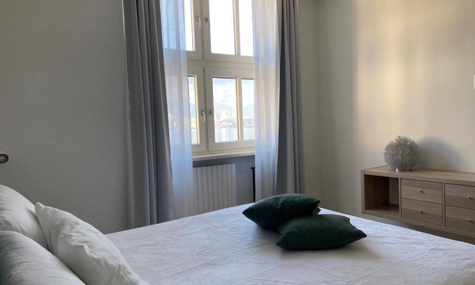 Malgrate Apartment | LITTLE MARINA APARTMENT - COMO LAKE EAST SIDE LAKE FRONT CIR: 097045-LNI-00001