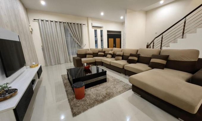 Bintulu House | Little Orange Homestay