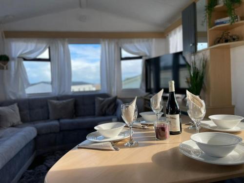 Winestead House | Little Owl - Holiday Home - Caravan Break