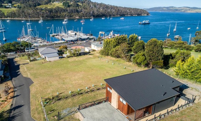 Kettering Villa | Little Oyster Bayview