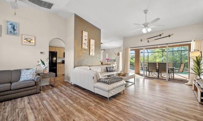 Englewood East House | "Little Paradise"- amazing private pool