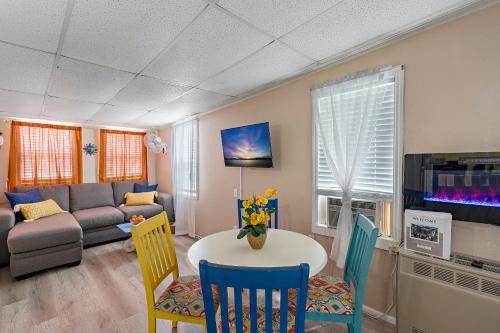 United Central House | Little Pineapple Cottage