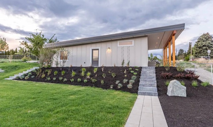 Central Okanagan House | Little Quail Guest House
