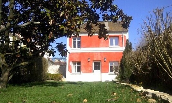 Saint-Nom-la-Breteche House | Little Red House, ideal for couple, private garden, in large secluded grounds
