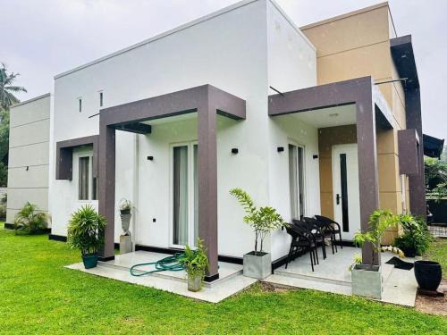 Katuneriya Villa | Little Rose Villa, Katuneriya