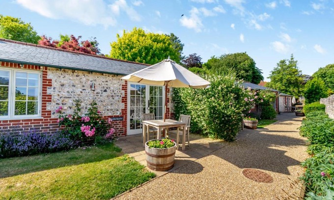 East Dean and Friston House | Little Scarlet