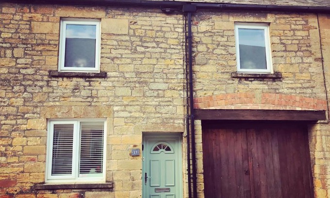 Montacute House | Little Sparrows, a charming cosy cottage set in Montacute