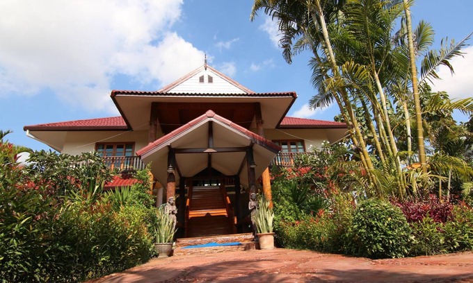 San Sai House | Little Teak Home Stay