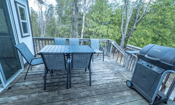 Maple City House | Little Traverse Family Lakehouse Minutes from Sleeping Bear Lakeshore