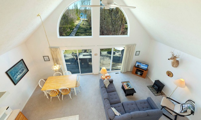Maple City House | Little Traverse Lake Chalet, 2 person kayak and row boat