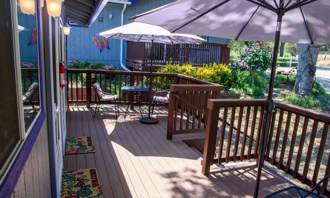 Mariposa Bed & Breakfast | Little Valley Inn