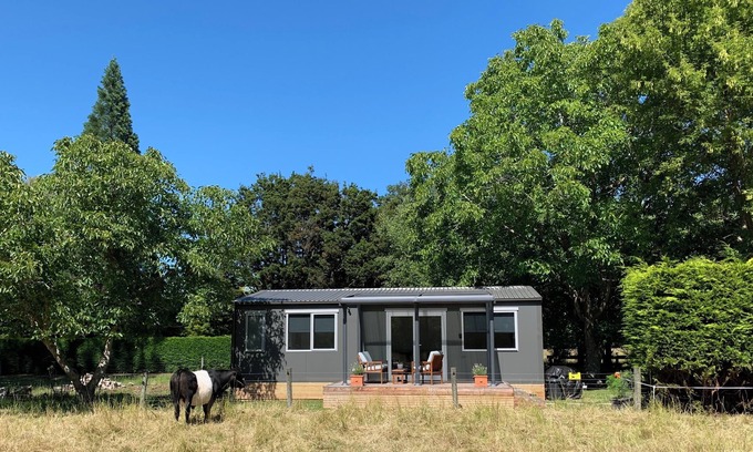 Clarkville Cottage | "Little Walnut" A charming rural tiny home only 15 minutes from Chch airport.