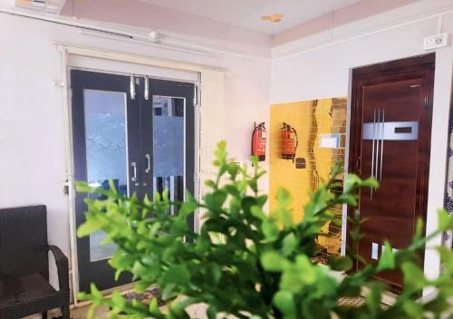 Kolkata Hotel | Little While global-Micro hotel- Backpacker friendly- near metro
