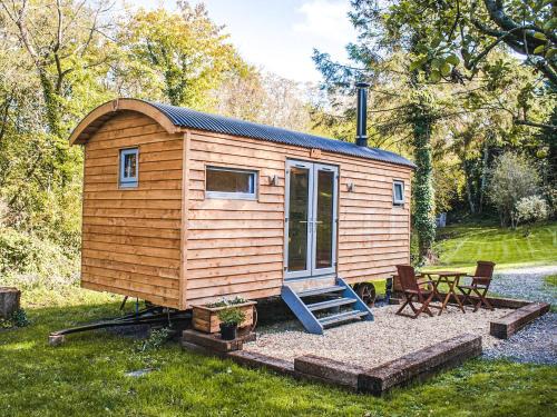 Devizes House | Little Willows