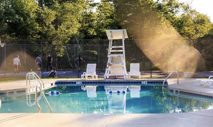 Albrightsville Cabin | Little Woodsy Lodge in the Poconos - Cozy Cabin Retreat with Hot Tub