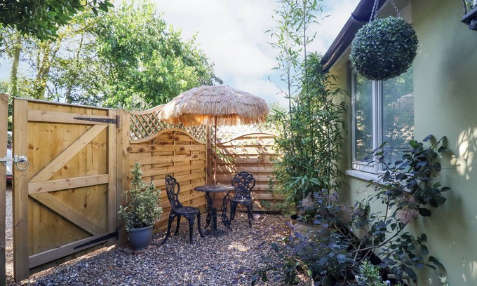 Woodbridge Cottage | LITTLES LIMES, country holiday cottage, with a garden in Woodbridge