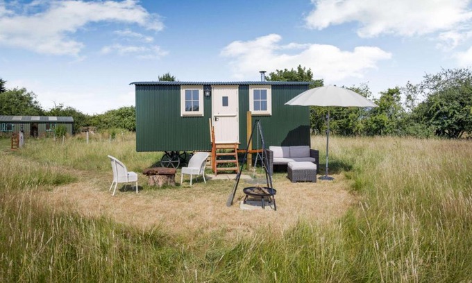 Shipton under Wychwood House | Littlestock Shepherds Hut