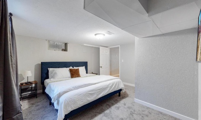 Littleton House | Littleton 3 Bedroom King Beds Remodeled Lower Unit