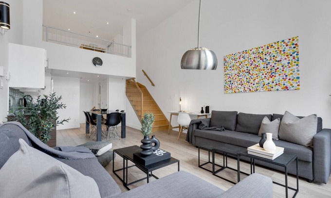 Downtown Montreal Apartment | LiV MTL Downtown-501 Spacious Duplex + Mezzanine