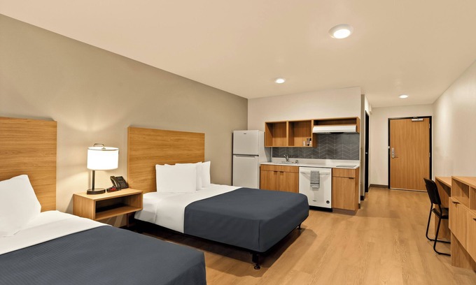 South Richland Hotel | LivAway Suites Tri-Cities- Richland