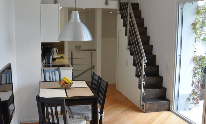 Hallstadt Apartment | Live and sleep right on the Main at the gates of Bamberg World Heritage