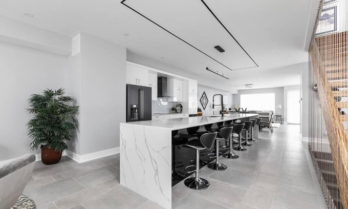Fountain Square House | Live in Luxury Stunning Fountain Square Home