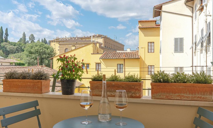 Oltrarno Apartment | Live like a local, terrace, views, next to Ponte Vecchio, designer 3bd/3bth