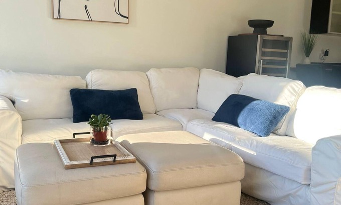 Langford Condo | Live like a tourist in Langford Downtown