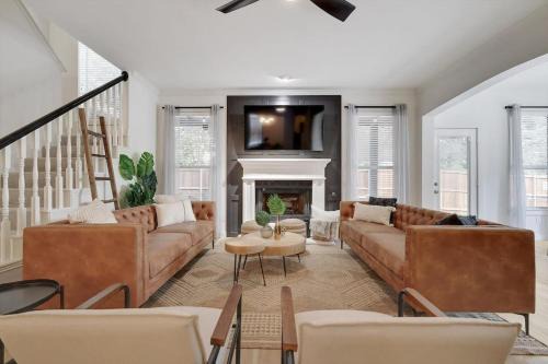 Highland Village House | Live Like Royalty - Highland Village 6BR Mansion