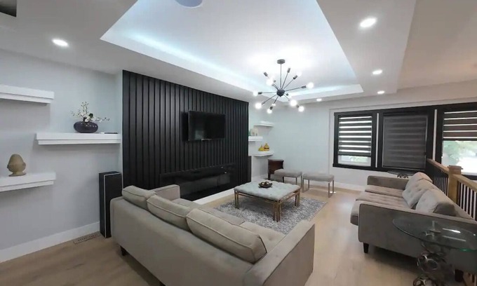 Southeast Calgary House | Live Like Royalty: Central 3-Bedroom Retreat| Calgary | Near Stampede