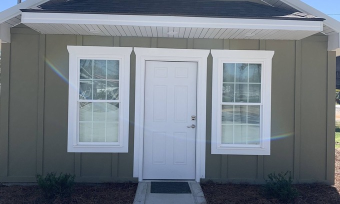 Reidsville Apartment | "Live Oak" Cottage Reidsville Georgia