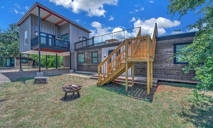 Waco House | Live Oak | Unprecedented Aerial Container Home