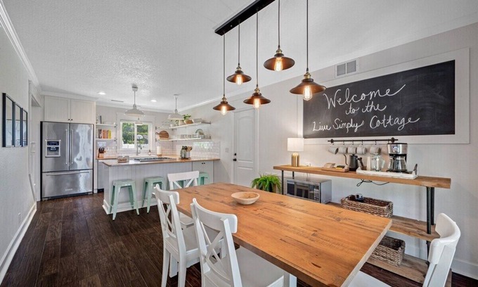 Largo House | Live Simply Cottage: Spacious 4-Bedroom Home in Clearwater
