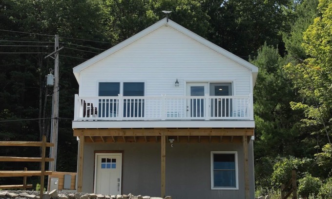 Millerton Villa | Live the Lake Life In A Brand-New House