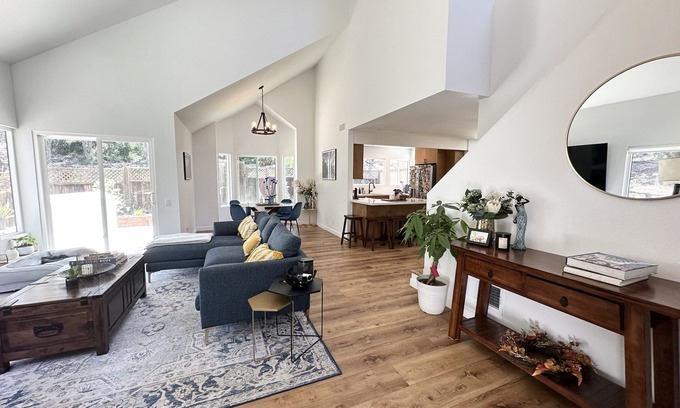 Olde Carlsbad House | Live The SoCal Dream - Beach and Forrest on your doorstep!