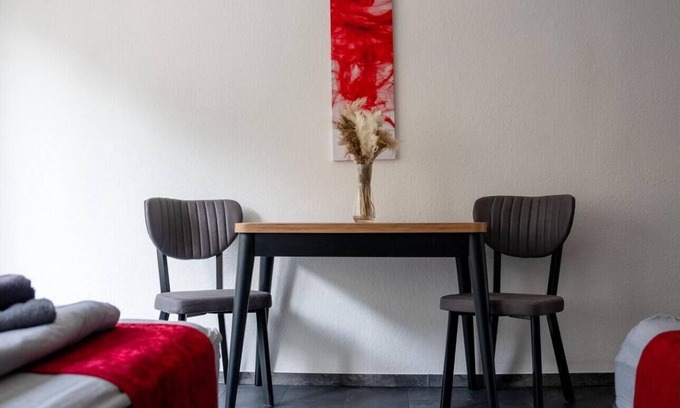 Marxloh Apartment | Livemore24 - Apartment 4 in Duisburg 24/7 check-in