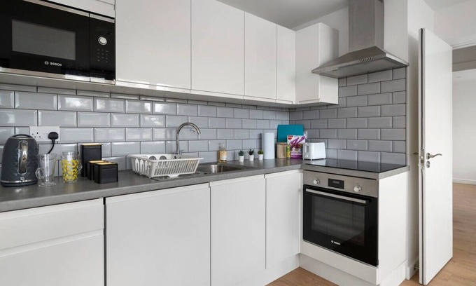 Aylesbury Apartment | Livestay Modern One Bed Apartment in Aylesbury12