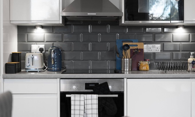 Aylesbury Apartment | Livestay Modern Two Bed Apartment in Aylesbury17