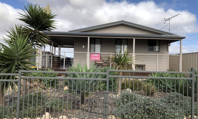 Para Wurlie House | Livin' The Dream ~ Spacious ~ Off Peak Special! WIFI Available